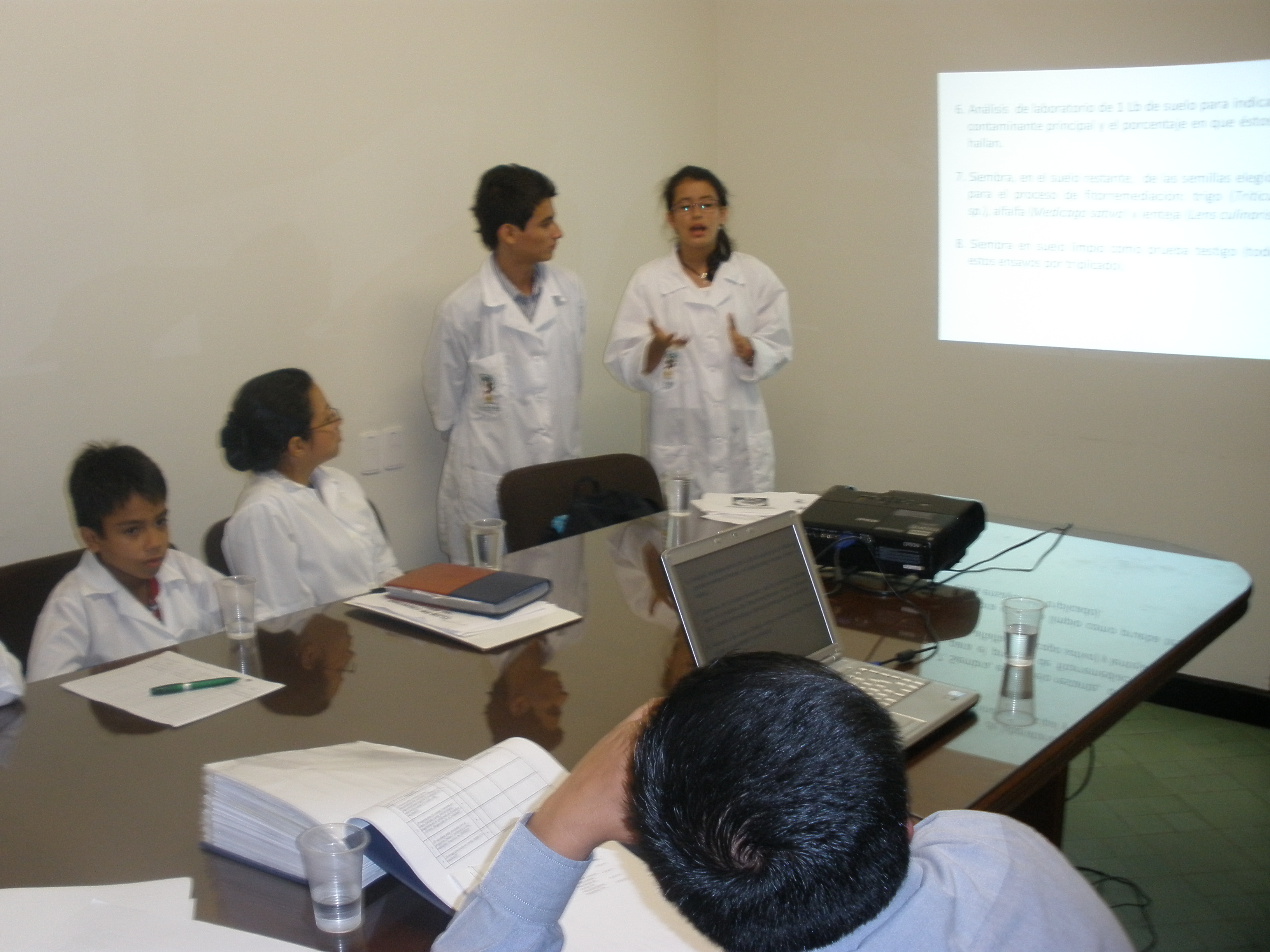 ANa Melissa Caballero durante la sustentación del Proyecto 