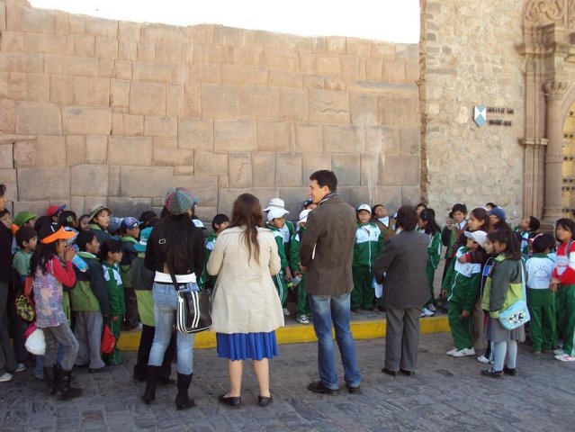 Elic, Cusco_ Colegio Kuski Erqe